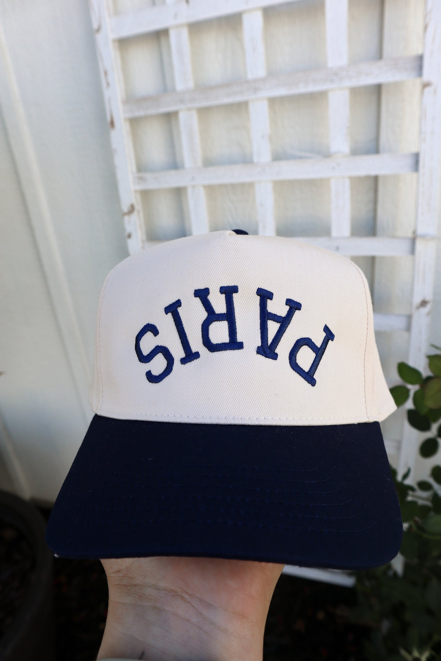 T+L upside down Paris Trucker