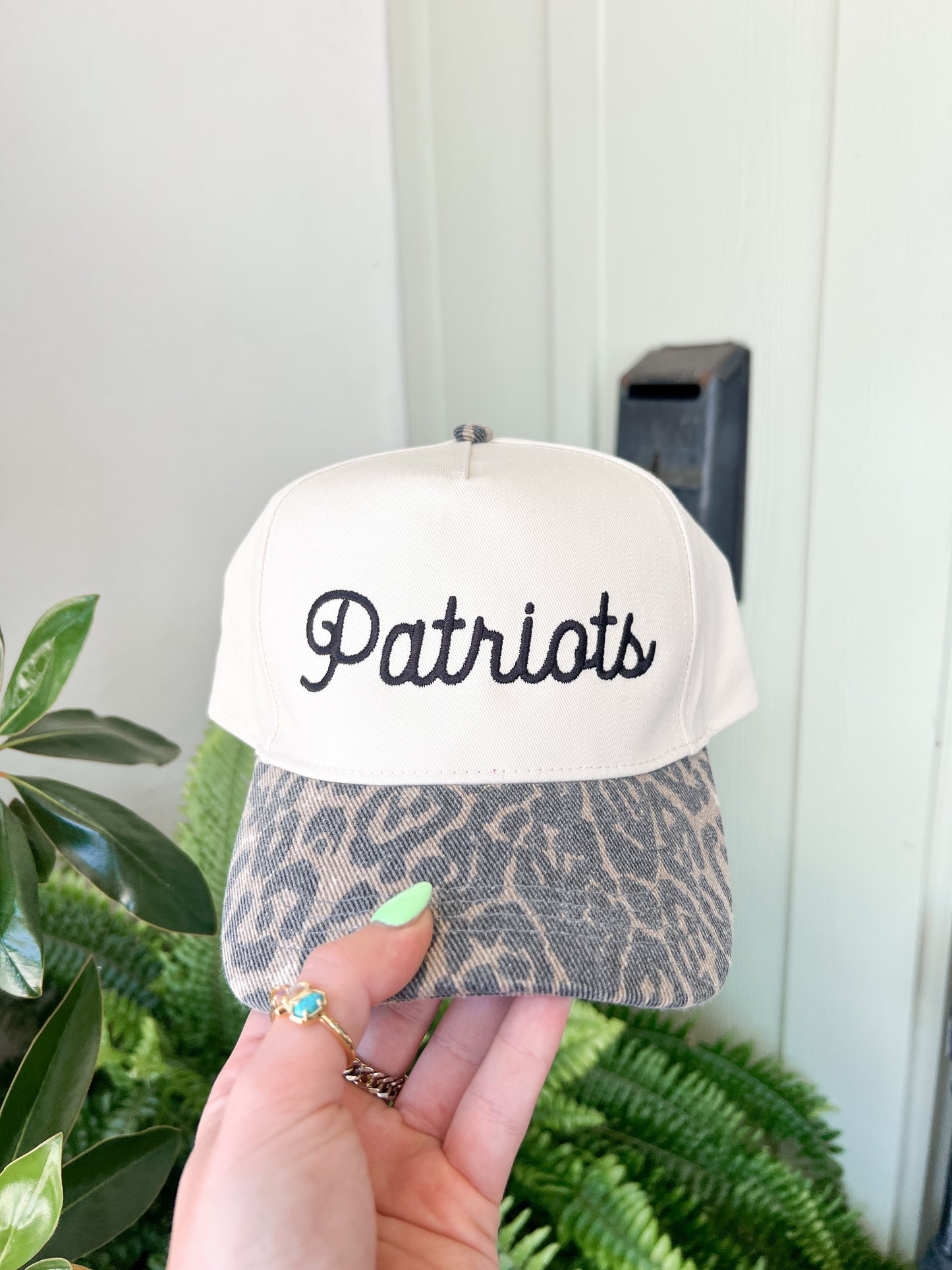 Vintage Cheetah Spirit Trucker